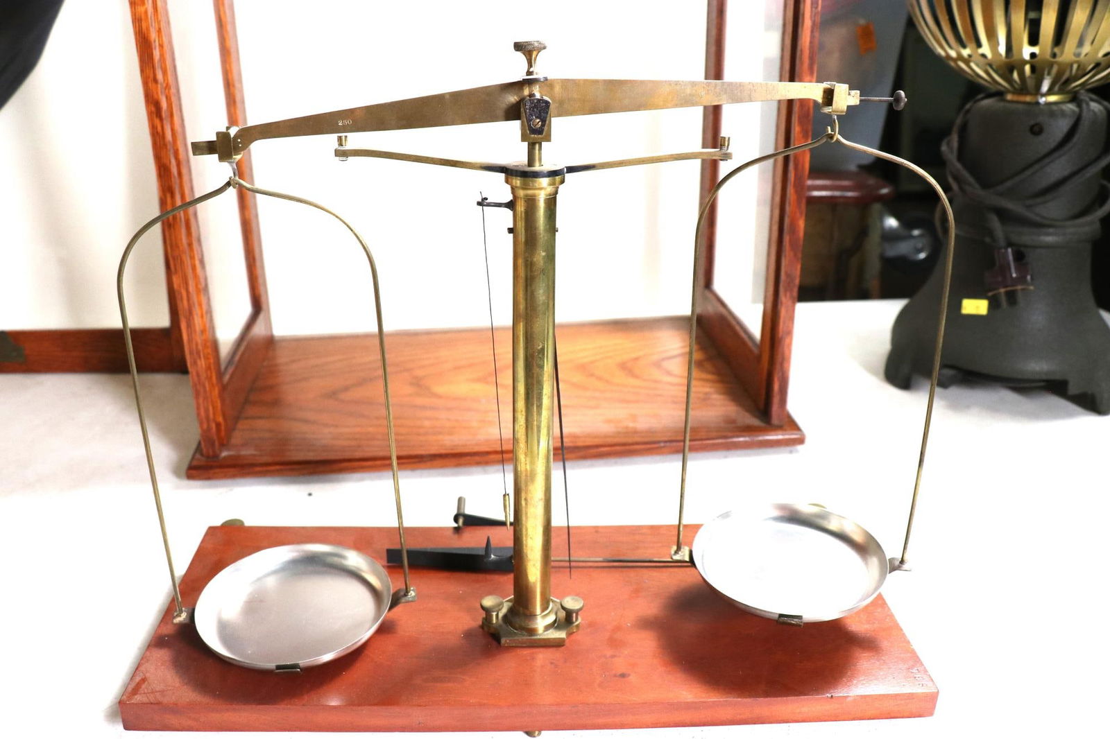 ANTIQUE SCALE IN CASE + WEIGHTS (1 of 6)