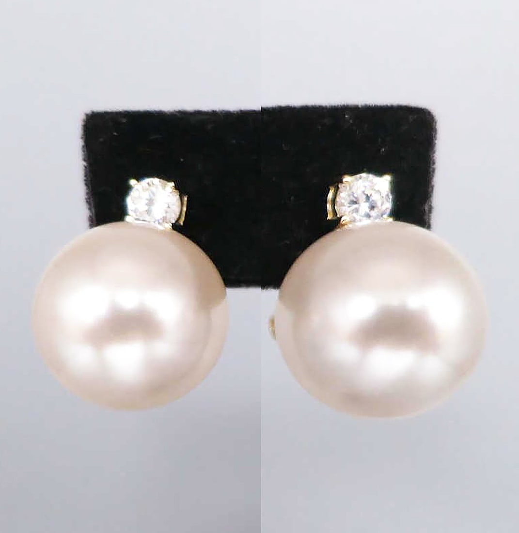 PAIR OF GILT BRASS PEARL & CZ LEVER BACK EARRINGS: PAIR OF GILT BRASS PEARL & CZ LEVER BACK EARRINGS. Height: 5/8 in. by Width: 9/16 in. by Depth: .5 in.