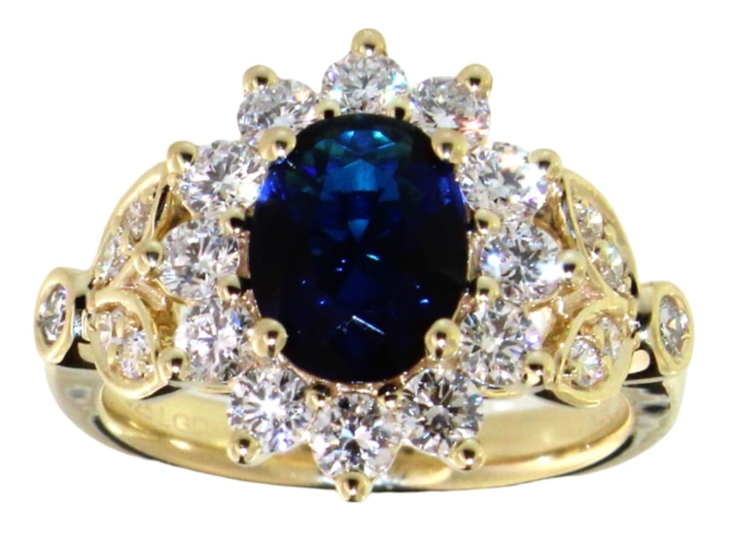 Oval 2.78 ct Sapphire & VS Lab Diamond Ring (1 of 5)