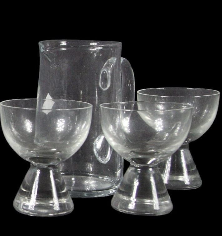 SIX PCS COCKTAIL GLASSES AND PITCHER: 6 PCS COCKTAIL GLASSES, AND PITCHER. Height: 8.5" in. by Width: 4" in. by Depth: 4 in.