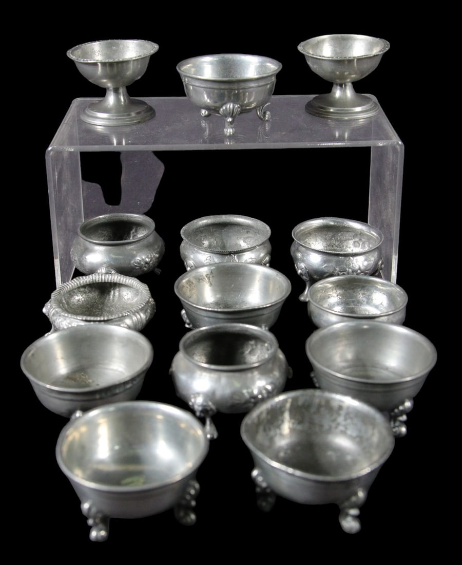 (14) 19TH CENTURY ENGLISH PEWTER OPEN SALT BOWLS: 19TH CENTURY ENGLISH PEWTER OPEN SALT BOWLS WITH LION MASK AND PAW FEET. Height: 2 in. by Width: 3 in. by Depth: 3