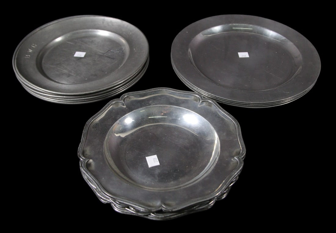 17 ANTIQUE PEWTER PLATES AND BOWLS (1 of 7)
