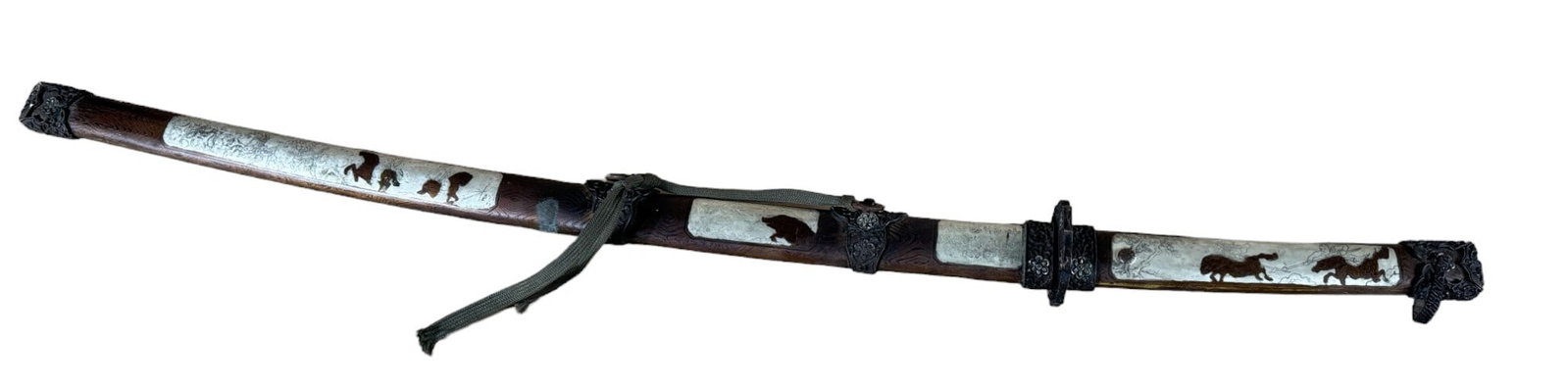 SAMURAI SWORD WITH SHEATH: SAMURAI SWORD WITH SHEATH Height: 2 in. by Width: 40