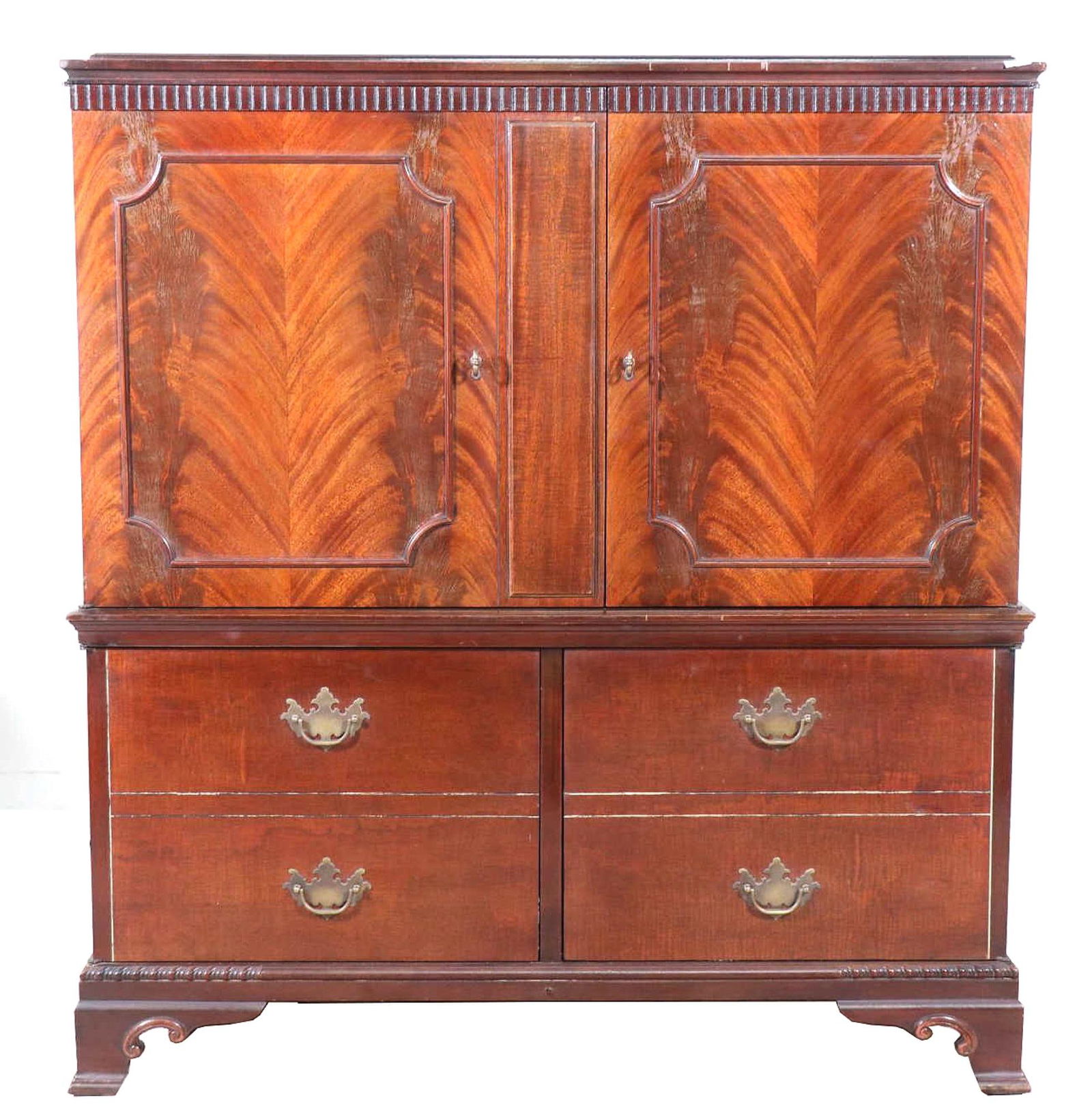 1940's RCA VICTOR ENTERTAINMENT CENTER: 1940's RCA VICTOR ENTERTAINMENT CENTER. TURNTABLE, RADIO, TV. Height: 43.5 in. by Width: 39.5 in. by Depth: 25 in.