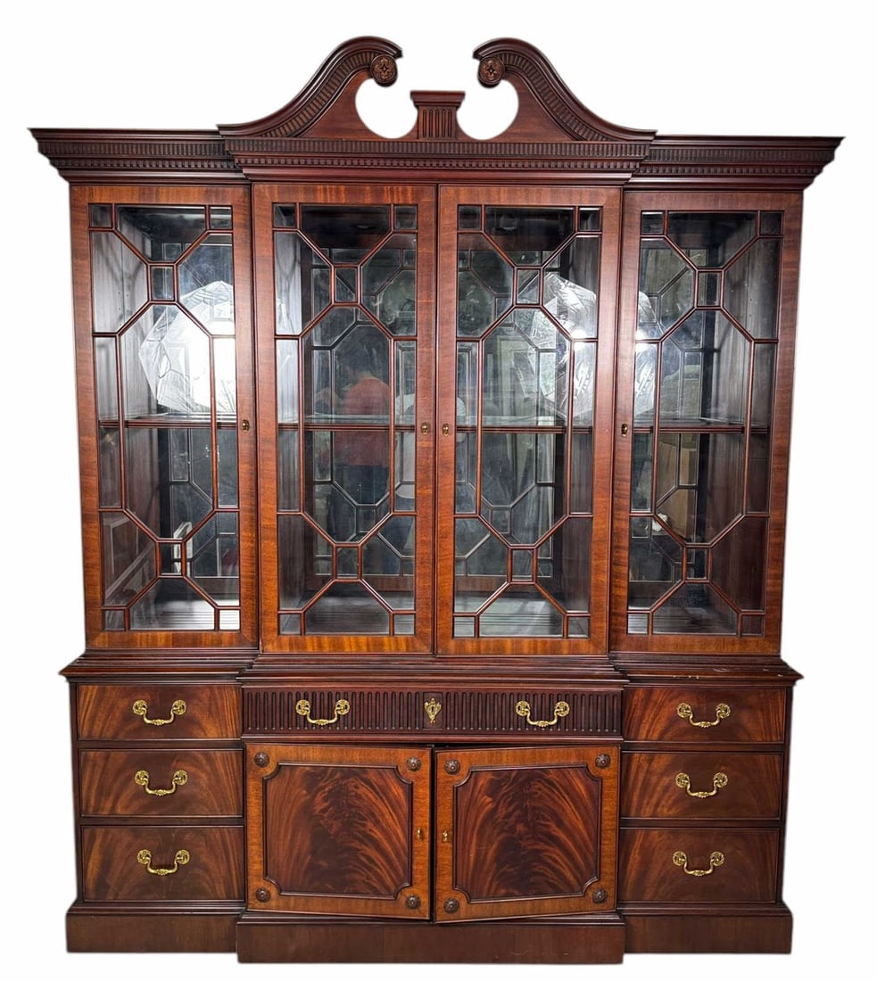 HENKEL HARRIS CHIPPENDALE STYLE BREAKFRONT (1 of 3)
