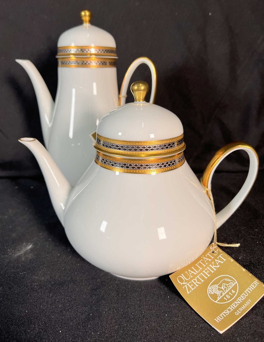 Olivia Hutschenruether fine china coffee & teapot (1 of 2)