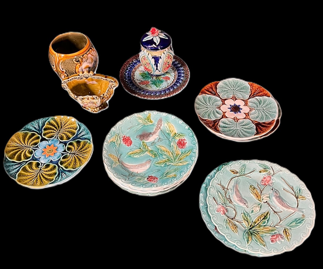 ANTIQUE FRENCH SERRENGUEMINE MAJOLICA PLATES: MIXED LOT OF ANTIQUE FRENCH SERRENGUEMINE MAJOLICA PLATES. INCLUDES 9 PLATES, AND THREE CONTAINERS.