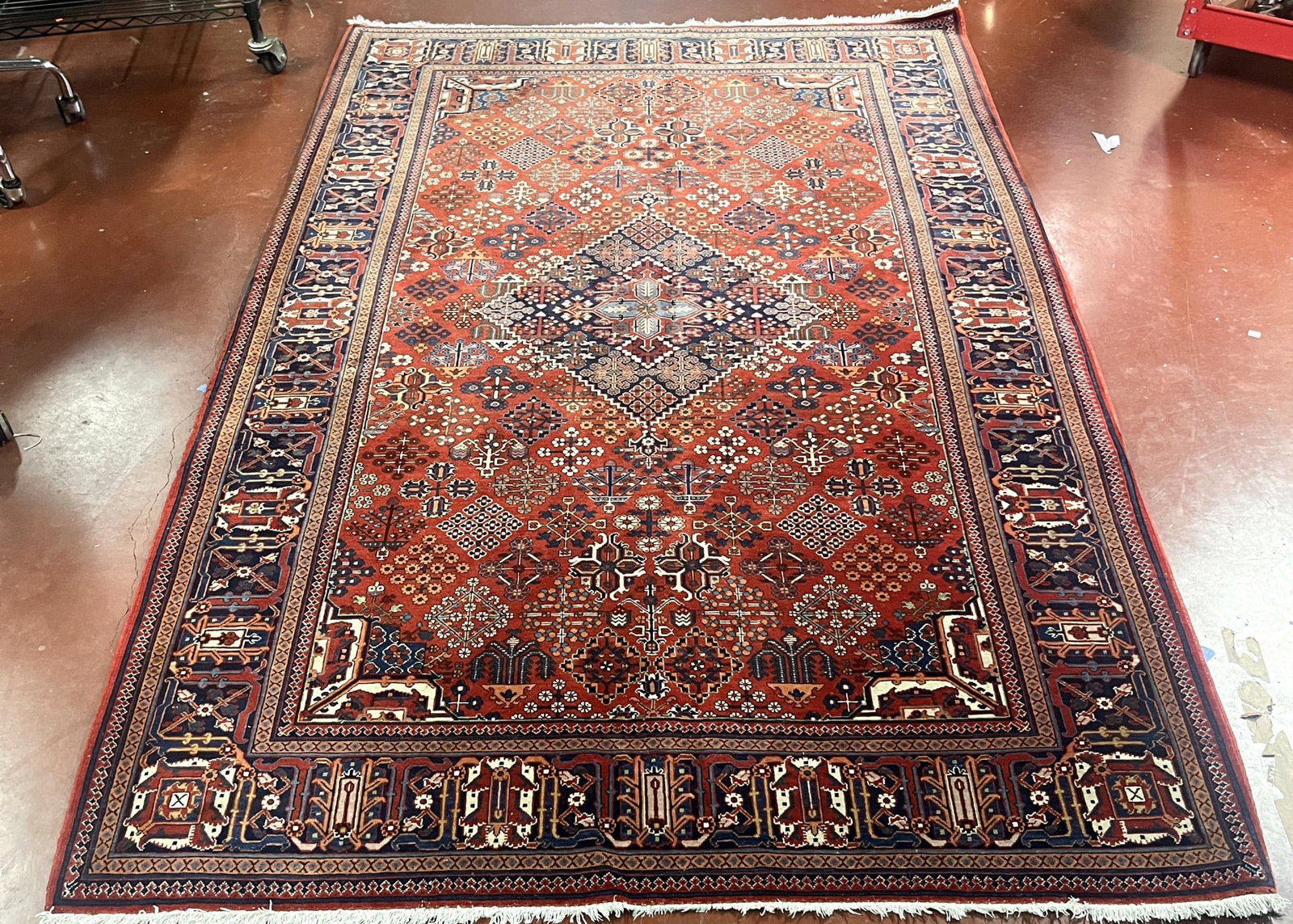VINTAGE HERIZ PERSIAN RUG: VINTAGE HERIZ PERSIAN RUG Height: 96.5 in. by Width: 61 in.