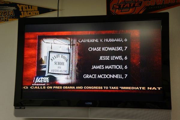 ONE VIZIO HDMI FLAT SCREEN & ONE PHILIPS TUBE TV: ONE VIZIO HDMI FLAT SCREEN & ONE PHILIPS TUBE TV.