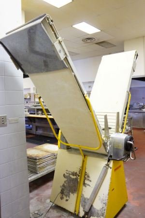 RONDO DOUGH ROLLER TABLE: RONDO DOUGH ROLLER TABLE.