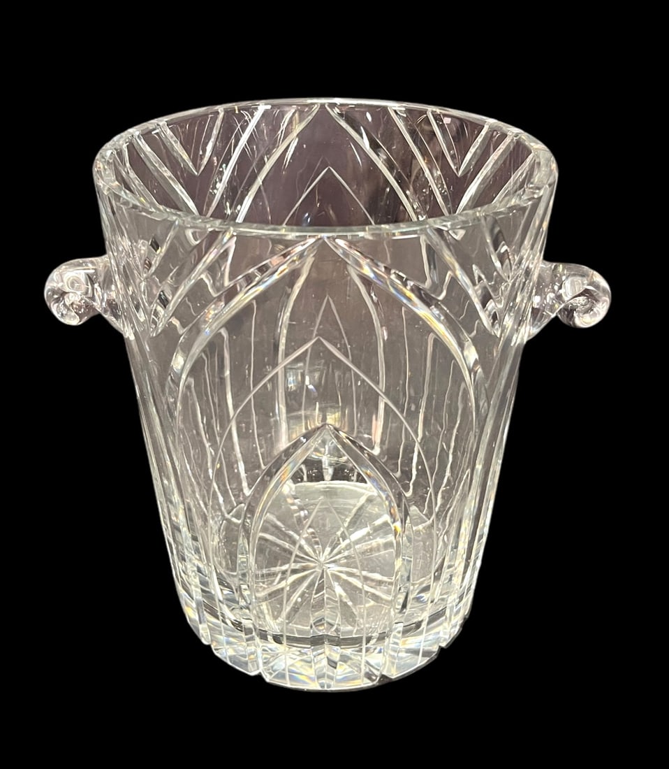 CRYSTAL CUT ICE BUCKET: CRYSTAL CUT ICE BUCKET Height: 9 in. by Width: 10 in. by Depth: 10 in.