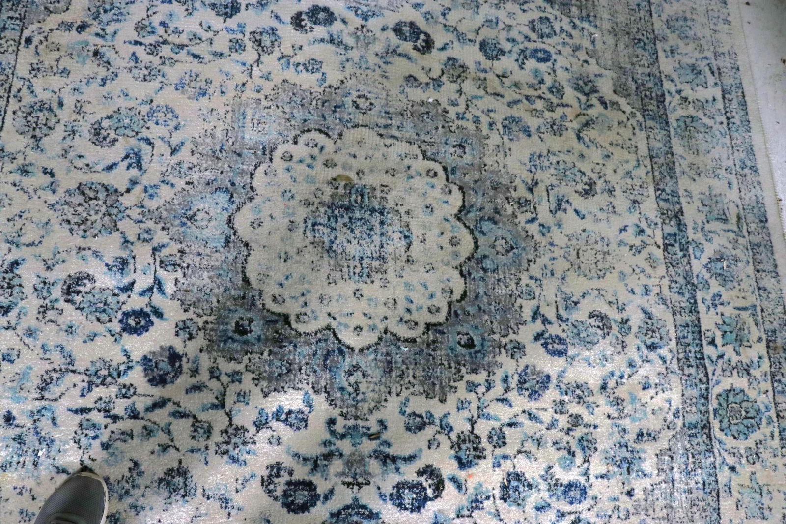 TURKISH PERSIAN STYLE MACHINE MADE RUG (1 of 3)