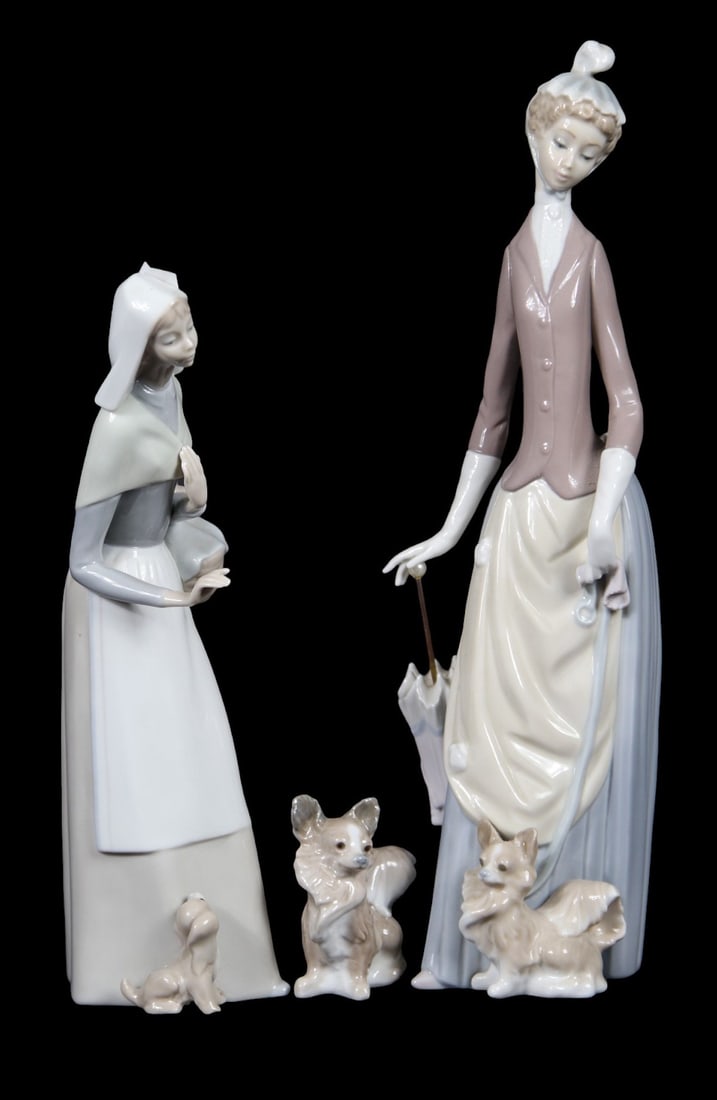 LLADRO LADIES WITH DOGS 3 PCS (1 of 5)