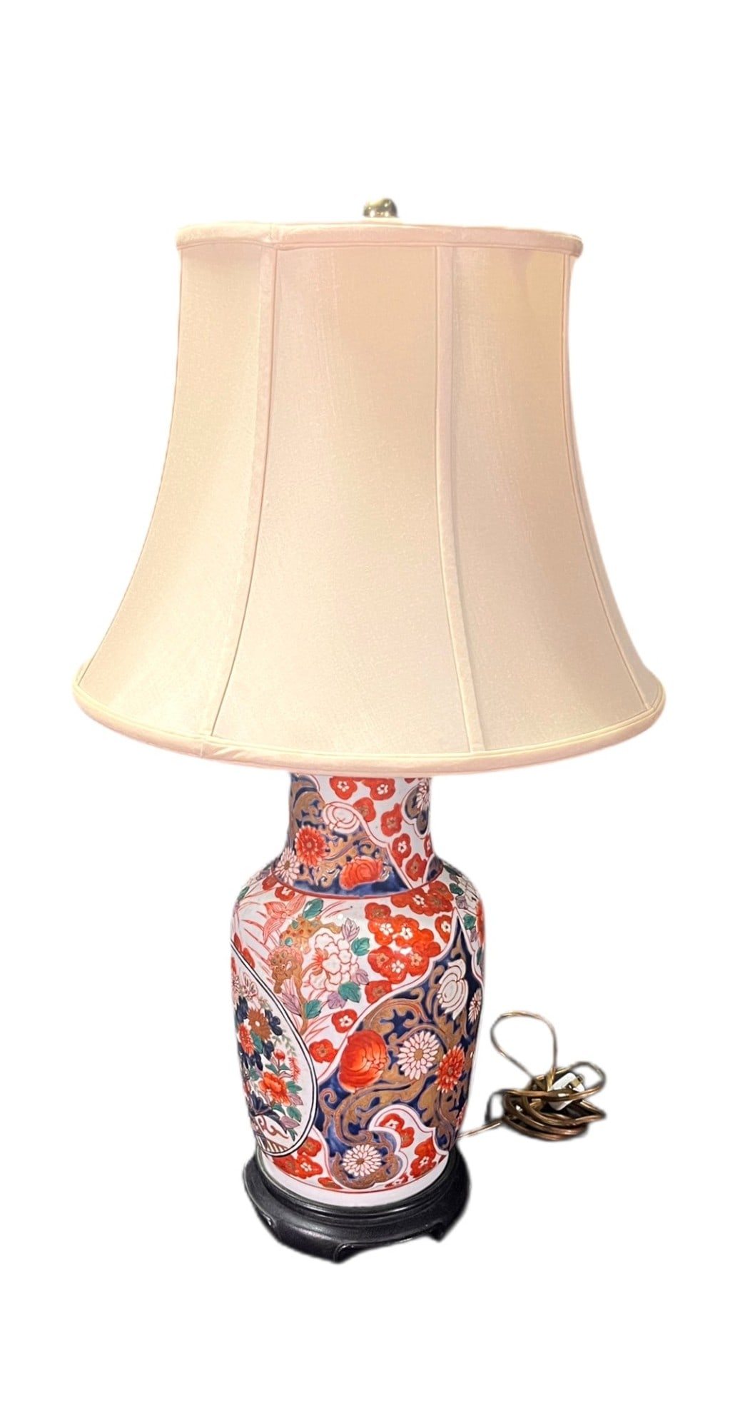 IMARI STYLE PORCELAIN LAMP W/ SHADE (1 of 4)