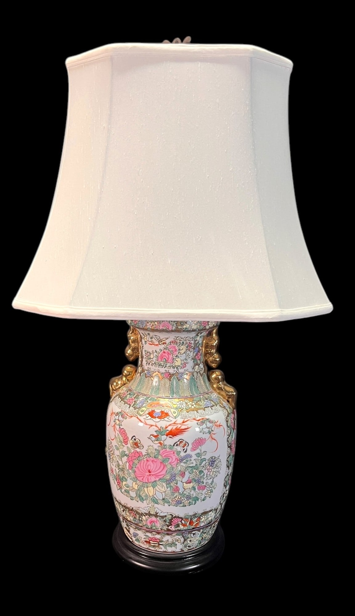 CHINESE  PORCELAIN FLORAL TABLE LAMP (1 of 4)