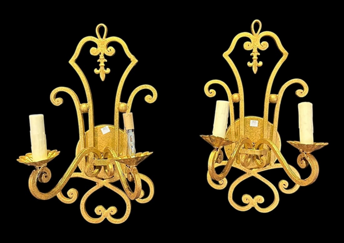 PAIR OF VINTAGE DOUBLE CANDLE WALL SCOUNCES: PAIR OF VINTAGE DOUBLE CANDLE WALL SCOUNCES Height: 22.5 in. by Width: 13 IN.