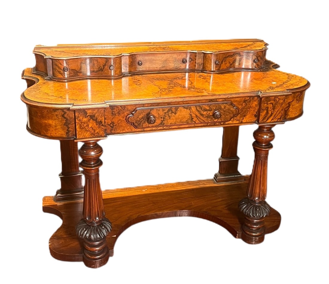 ANTIQUE WILLIAM IV WALNUT KIDNEY SHAPED DESK (1 of 6)