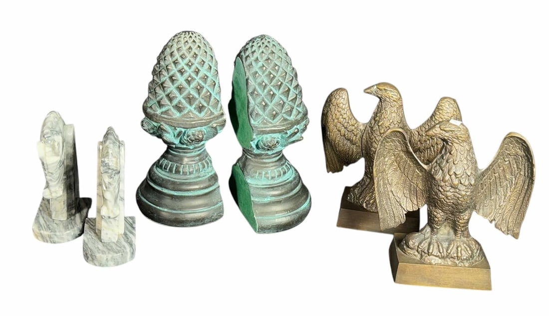 LOT OF THREE SETS OF BOOKENDS (1 of 4)