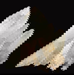 QUARTZ CRYSTAL SPECIMAN: QUARTZ CRYSTAL SPECIMAN. 1.4 kilograms. Height: 5.5 in. by Width: 7 in. by Depth: 6 in.