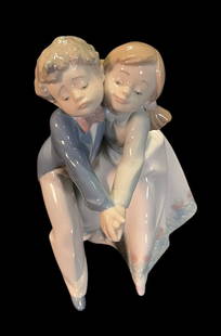 LLADRO SPAIN PORCELAIN DANCING FIGURES: LLADRO SPAIN PORCELAIN DANCING FIGURES Height: 7 in. by Width: 5.5 in. by Depth: 6 in.