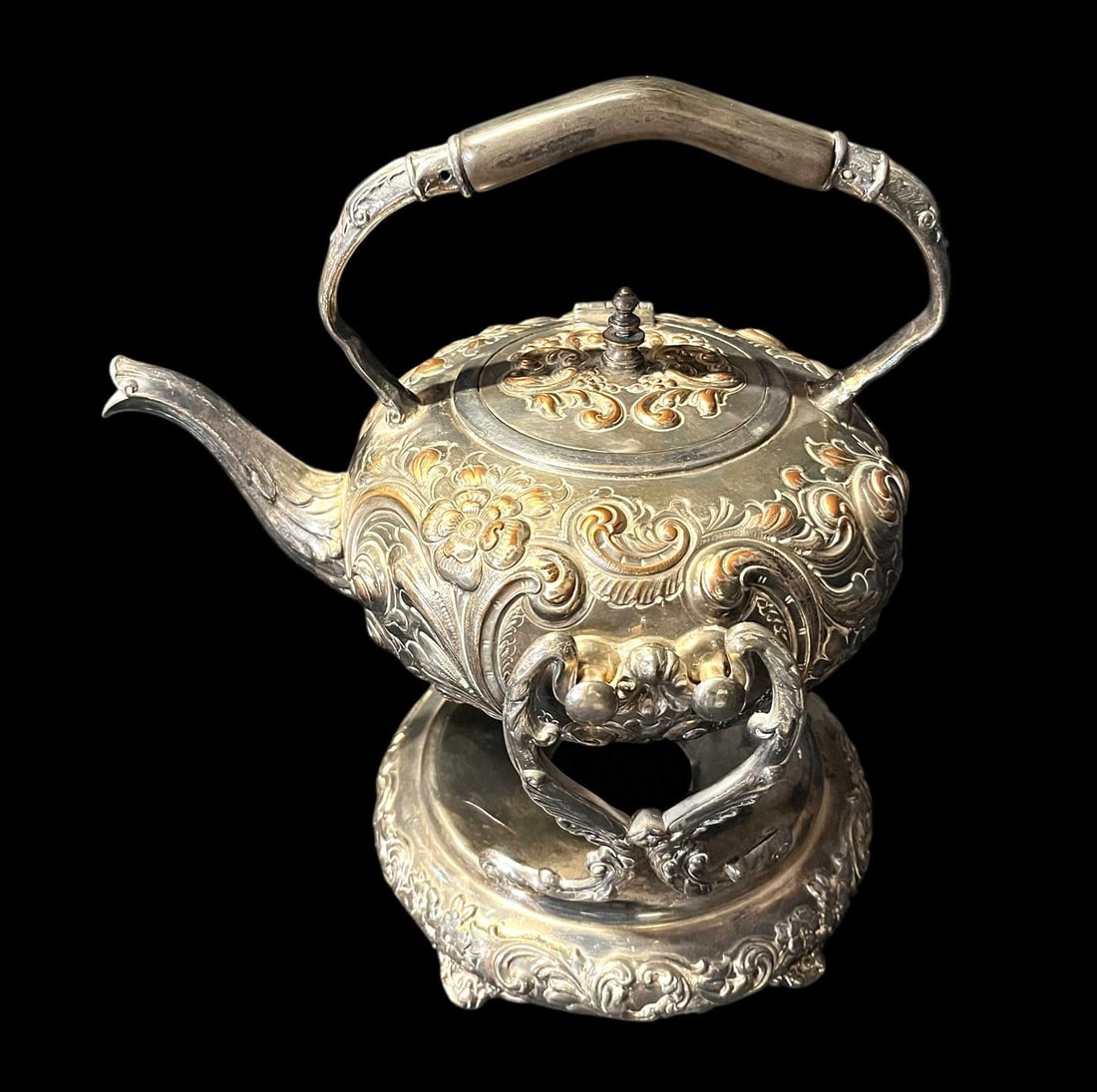 ANTIQUE VICTORIAN SILVER PLATED KETTLE ON STAND (1 of 3)