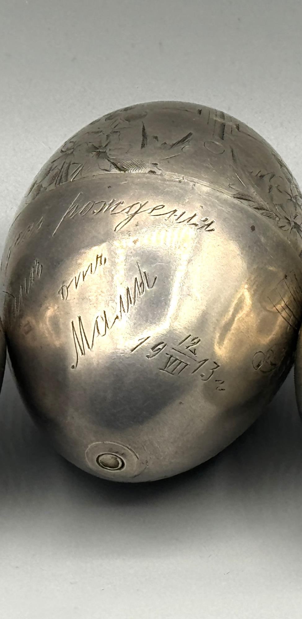 STERLING RUSSIAN HINGED EGG BOX: STERLING RUSSIAN HINGED EGG BOX OPENS TO REVEAL PEDESTAL EGG HOLDER DATED 1913.