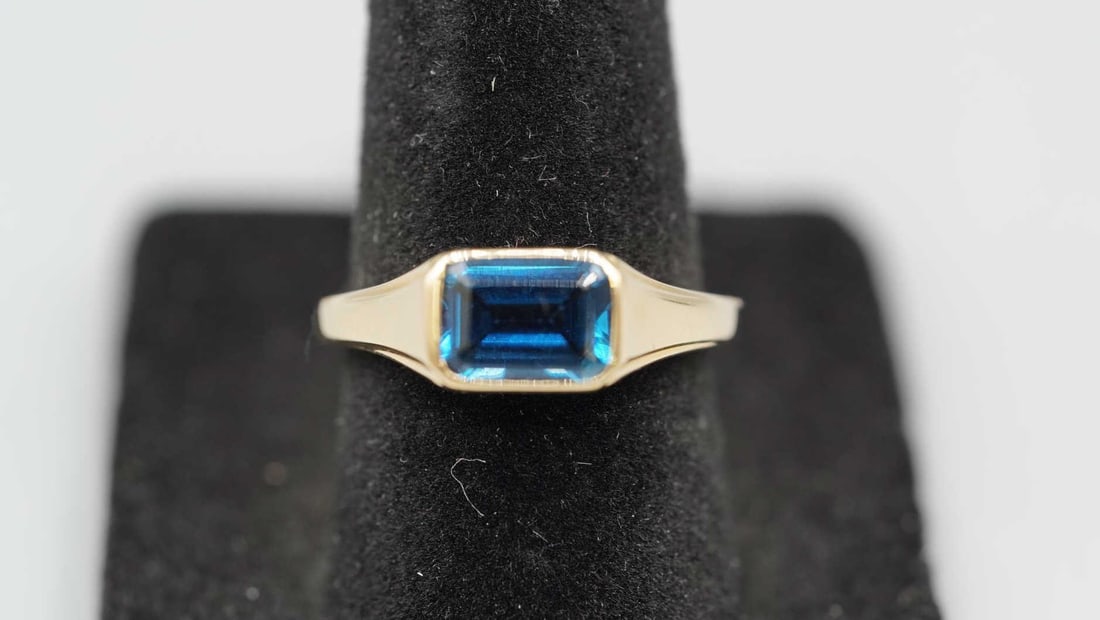 14K YELLOW GOLD  LONDON BLUE TOPAZ RING (1 of 6)