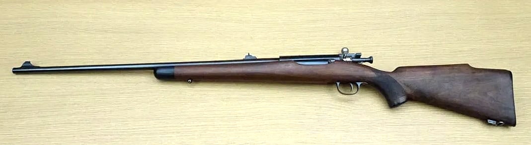SPRINGFIELD 1896 KRAG 30-40 KRAG Rifle.: SPRINGFIELD 1896 KRAG 30-40 KRAG Rifle. Good condition.26" Barrel. Shiny Bore, Tight Action Bolt Action Features a Front Blade Sight, Williams Rear Notch Sight, Internal Magazine, manual Safety with S