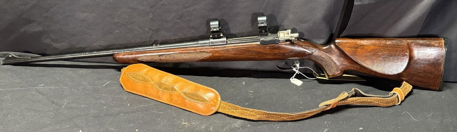 JC HIGGINS 51 BOLT ACTION 270 RIFLE: JC HIGGINS 51 BOLT ACTION 270 RIFLE BOLT ACTION MADE IN BELGIUM HAS SCOPE MOUNTS & SHOULDER STRAP SERIAL #19383 WS7/067 (L782)