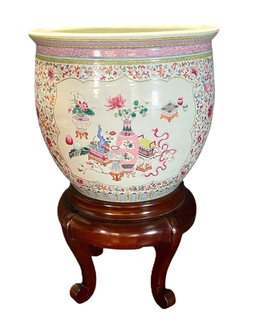 19th CENTURY CHINESE PORCELAIN FISHPOT: 19th CENTURY CHINESE PORCELAIN FISHPOT. PROVENANCE: FROM THE ESTATE OF JACKSON HICKS. Height: 18 in. by Width: 18 in. by Depth: 18 in.