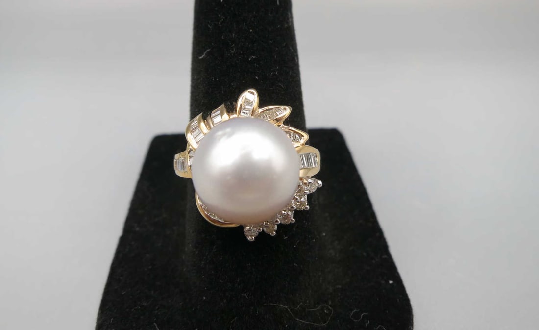 14KT YELLOW GOLD PEARL & DIAMOND RING (1 of 3)