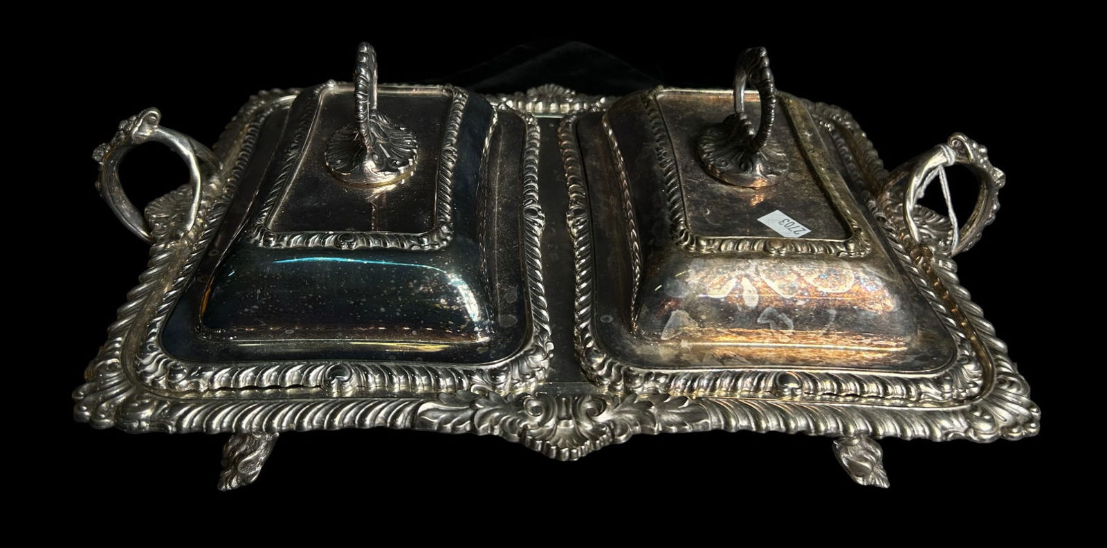 4 PIECE SILVER PLATED SERVING DISH CIRCA 1918 (1 of 3)