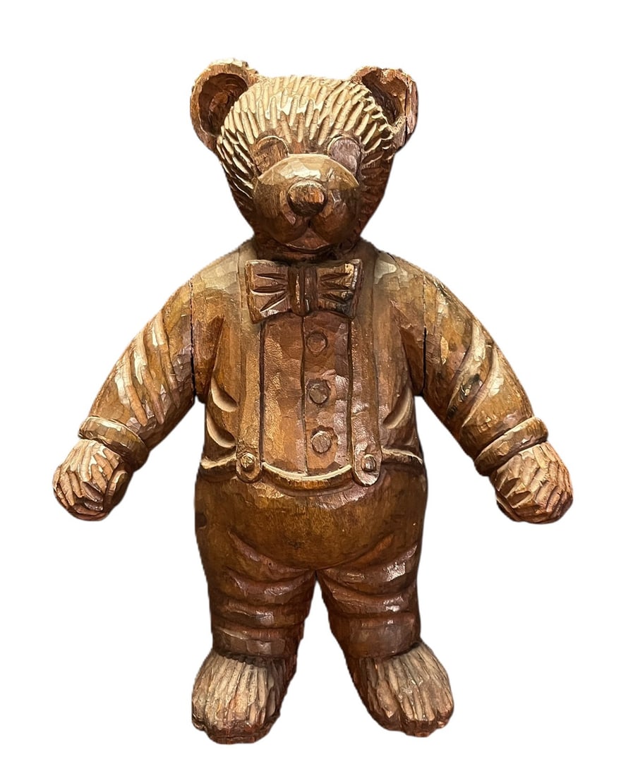 WOOD CARVED FOLK ART BEAR (1 of 4)