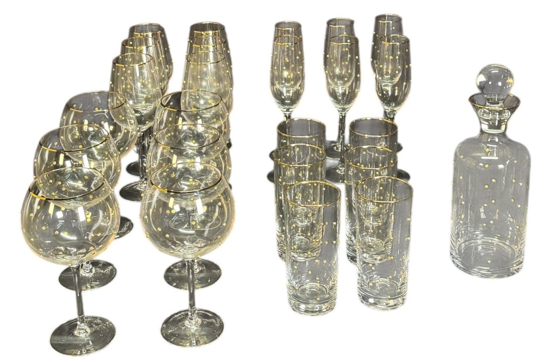 25-PIECE GLASSWARE SET WITH DECANTER: 25-PIECE GLASSWARE SET WITH DECANTER. 6-RED WINE, 6-WHITE WINE 6-CHAMPAGNE, 6-WATER, DECANTER.