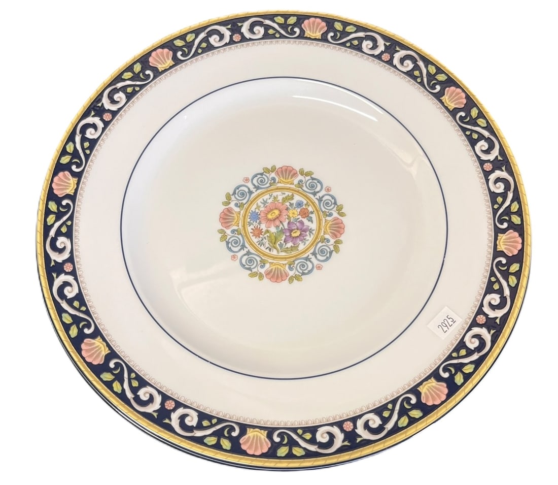 WEDGWOOD BONE CHINA SET: WEDGWOOD BONE CHINA SET INCLUDES: 8 DINNER PLATES, 8 SAUCERS, 8 BREAD PLATES, 8 TEACUPS Height: .5 in. by Width: 10.6 in. by Depth: 10.6 in.