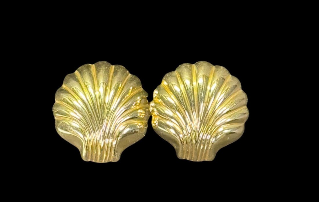 NEW PAIR OF 14KT GOLD "SHELL MOTIF" EARRINGS: NEW PAIR OF 14KT GOLD "SHELL MOTIF" EARRINGS WITH OMEGA BACK & POSTS. THEY ARE FINISHED ON BOTH SIDES. 5.5 GRAMS T.W. Height: 13/16 in. by Width: 7/8 in. by Depth: 3/16 in.