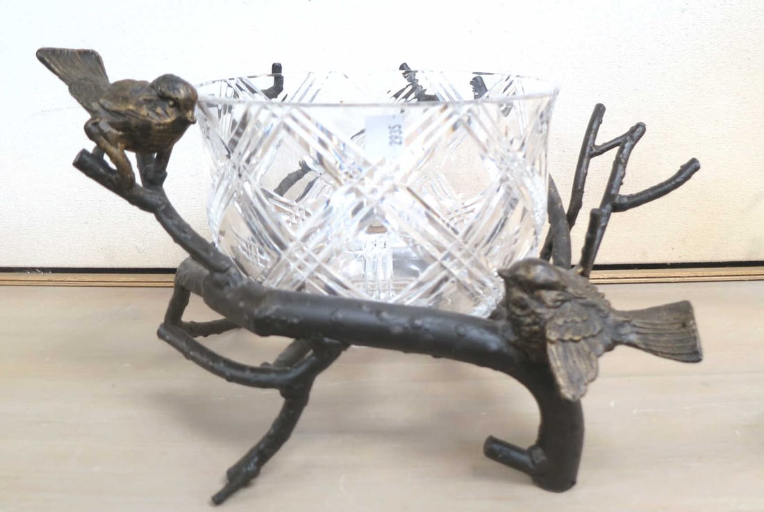 CRYSTAL AND BRONZE DECORATIVE CENTERPIECE (1 of 6)