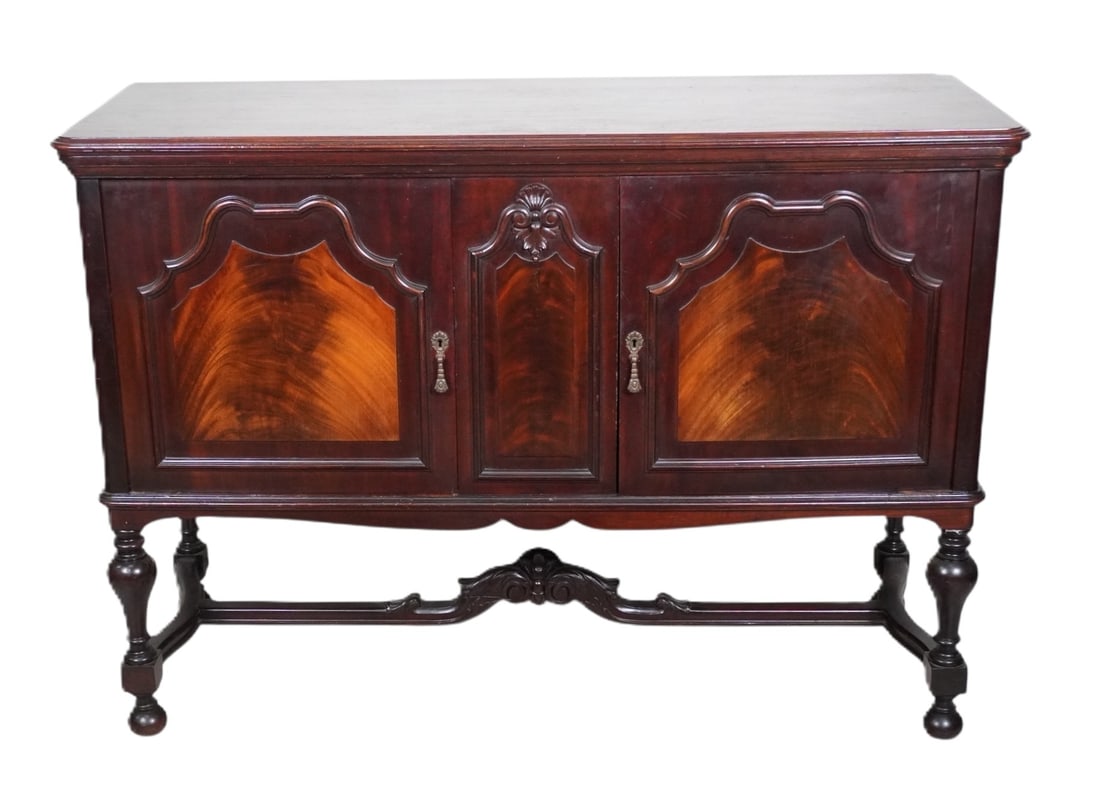 VINTAGE TWO DRAWER SIDEBOARD (1 of 2)