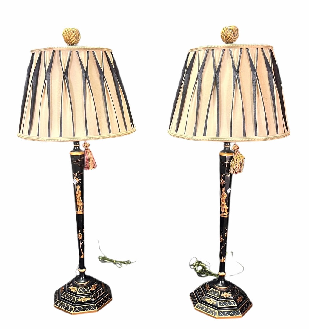 PAIR OF CHINOISERIE PAINTED TOLE LAMPS (1 of 8)