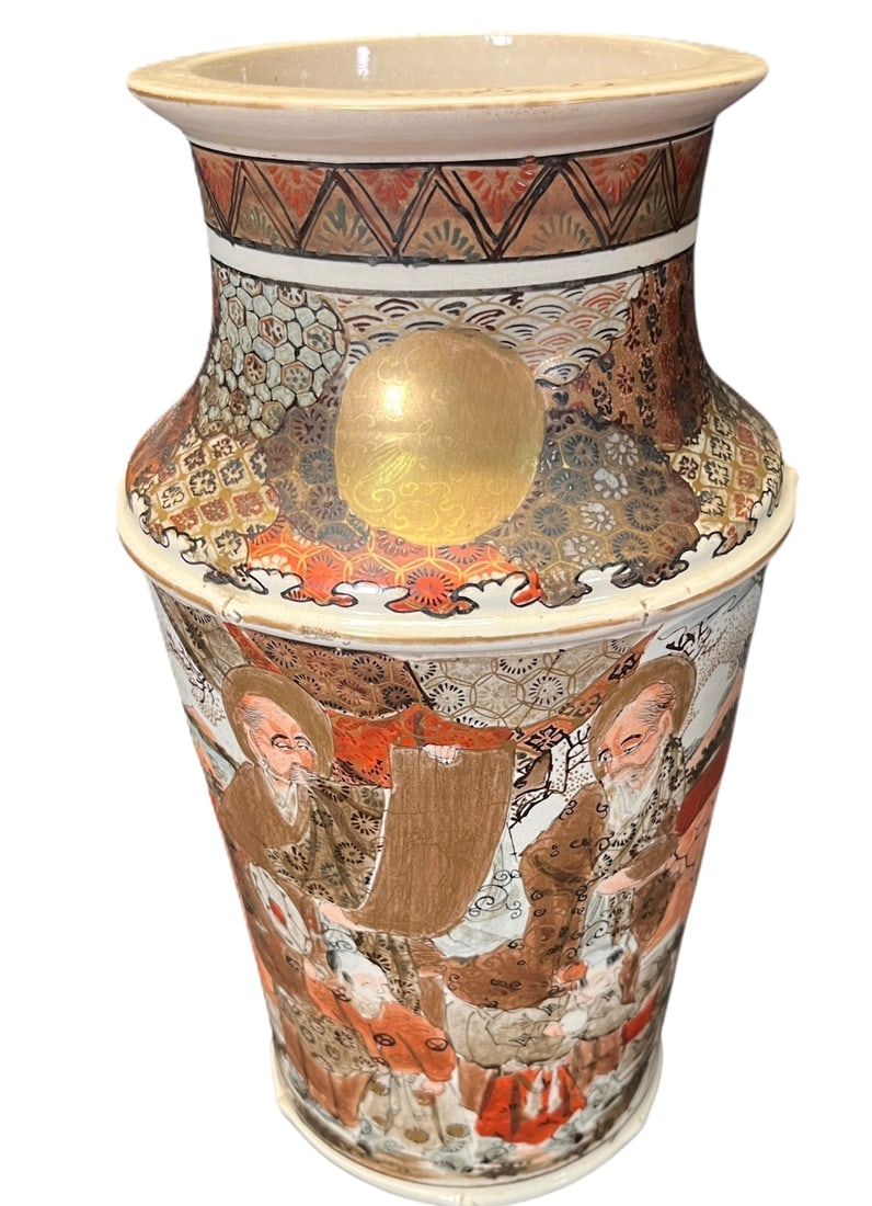 ANTIQUE HAND PAINTED SATSUMA VASE (1 of 5)