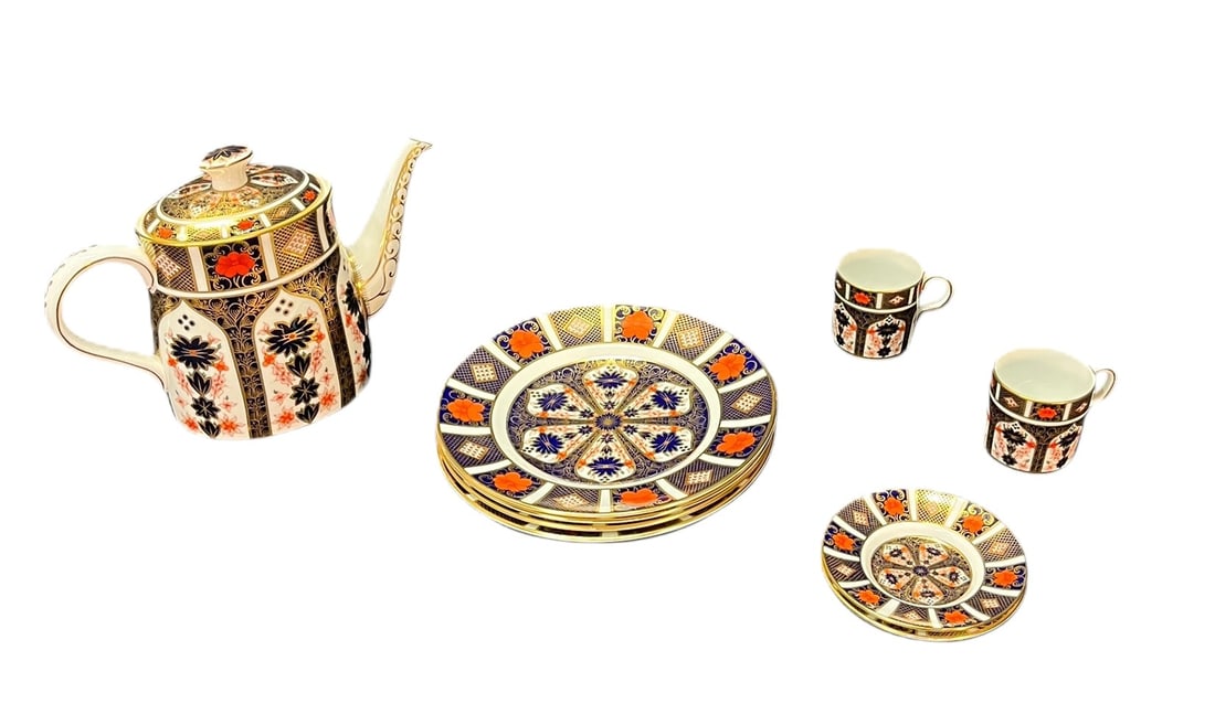 ROYAL CROWN DERBY CHINA (1 of 4)