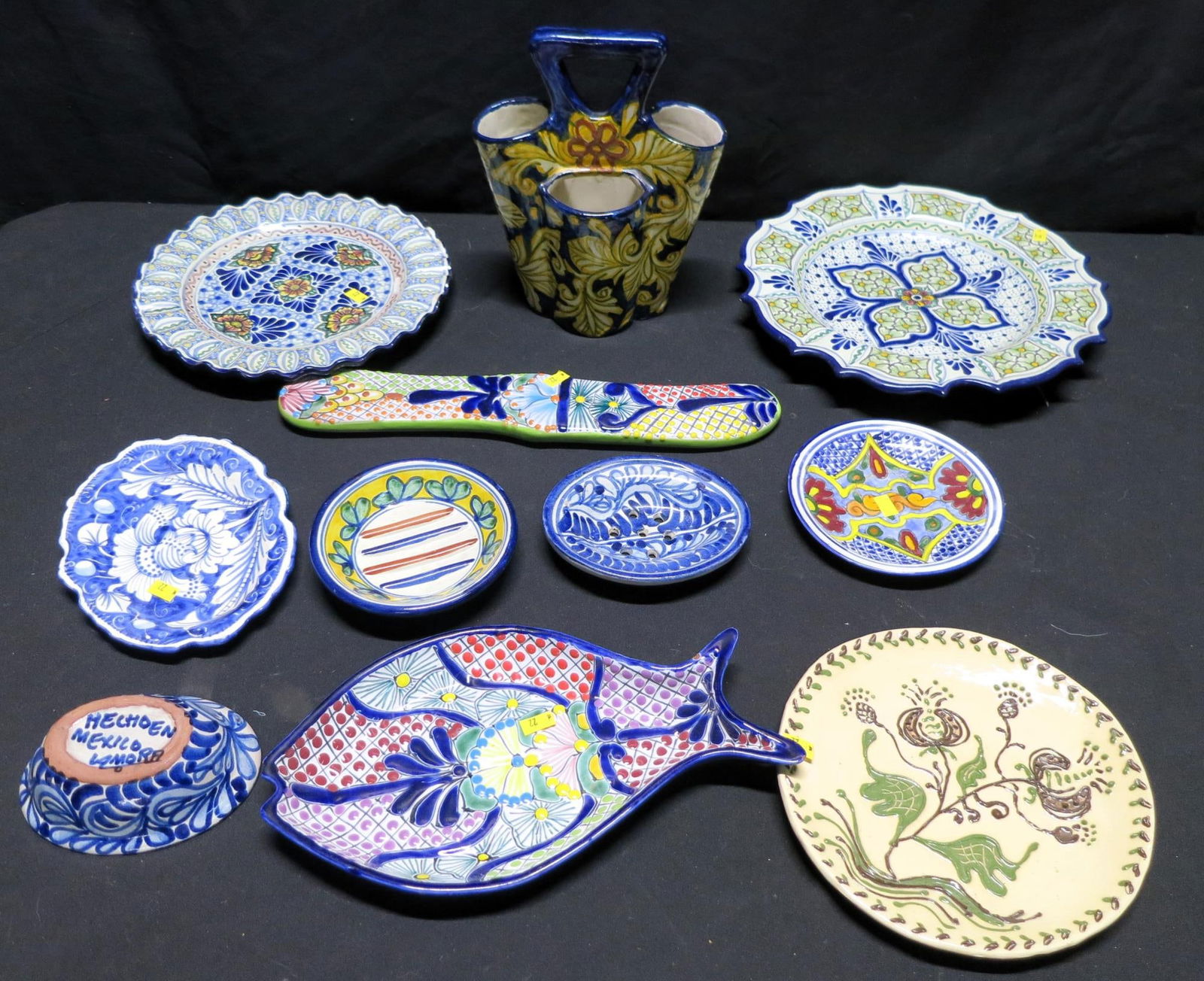 MIXED LOT OF 11 MEXICAN TALAVERA DECORATIVE PIECES (1 of 6)