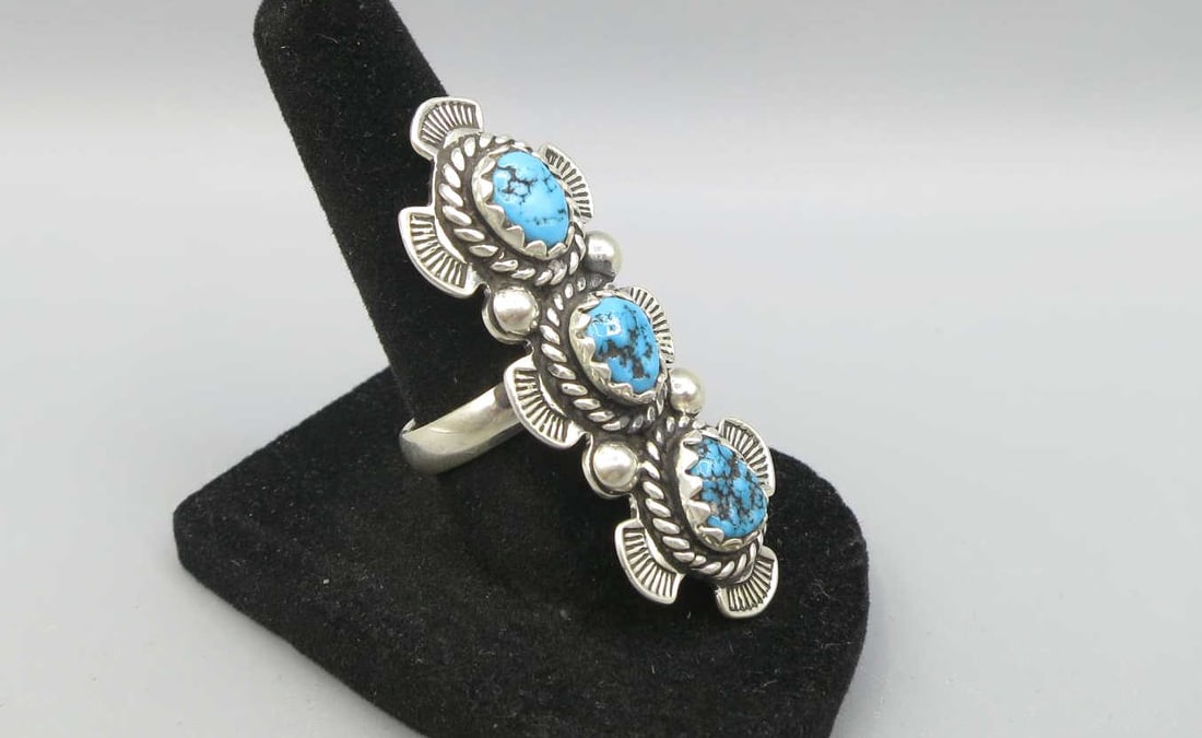 STERLING SILVER & TURQUOISE RING - 3