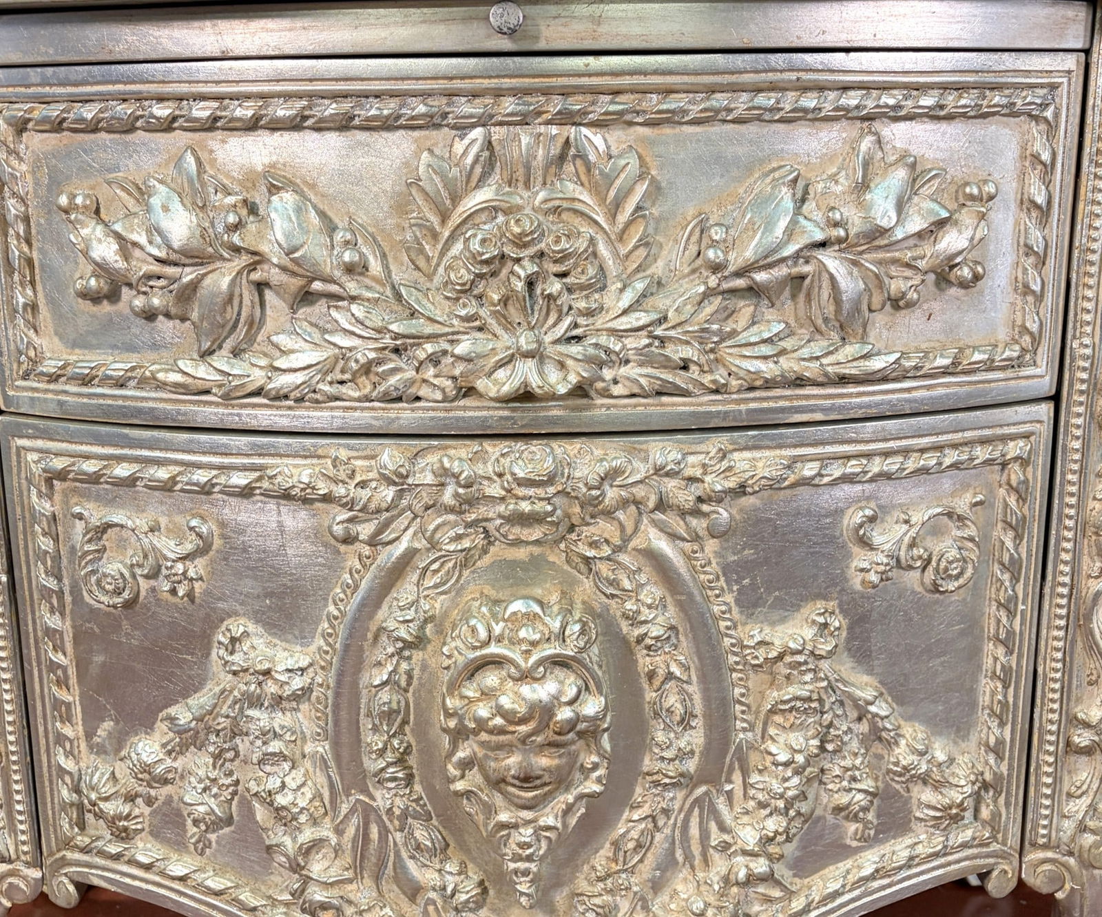 SILVER LEAF BEDSIDE TABLE WITH GLASS TOP - 4