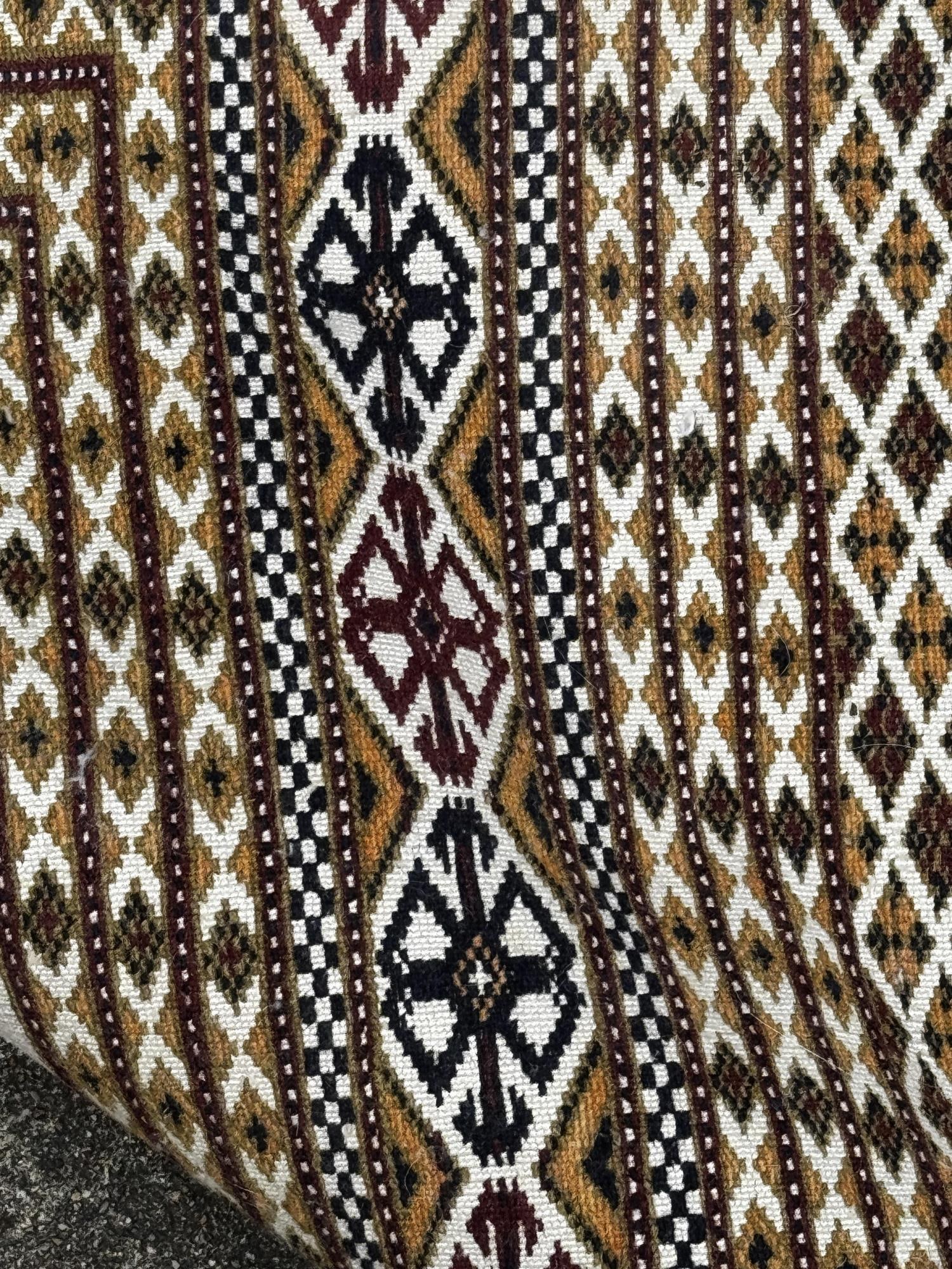 HANDKNOTTED BOKARA RUG - 5