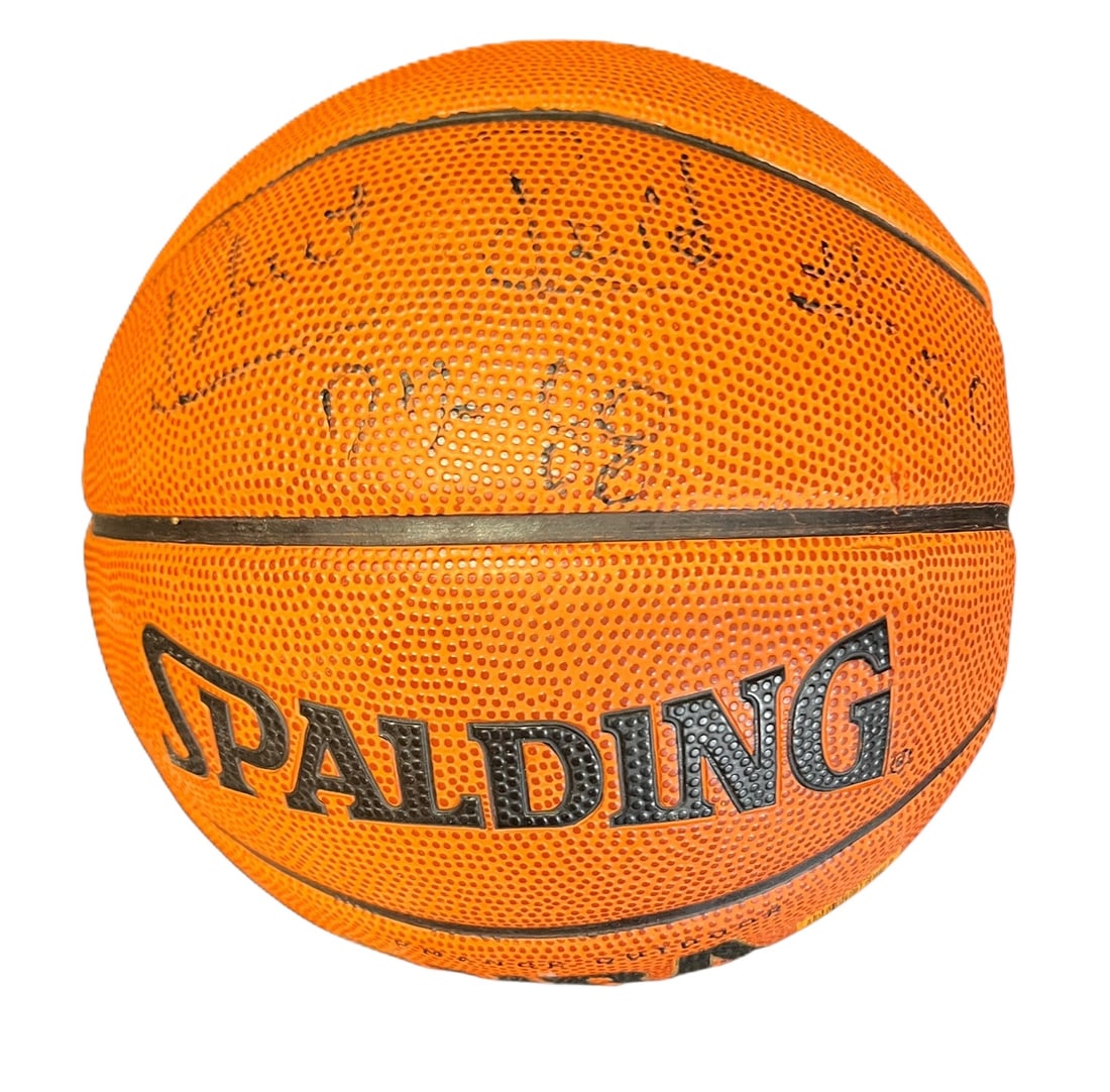 SINGED BASKETBALL, ROBERT PRID: SINGED BASKETBALL, ROBERT PRID