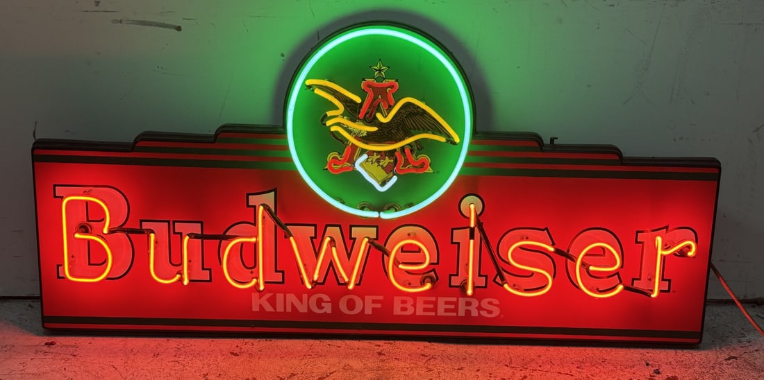 NEON BUDWEISER SIGN: NEON BUDWEISER SIGN.