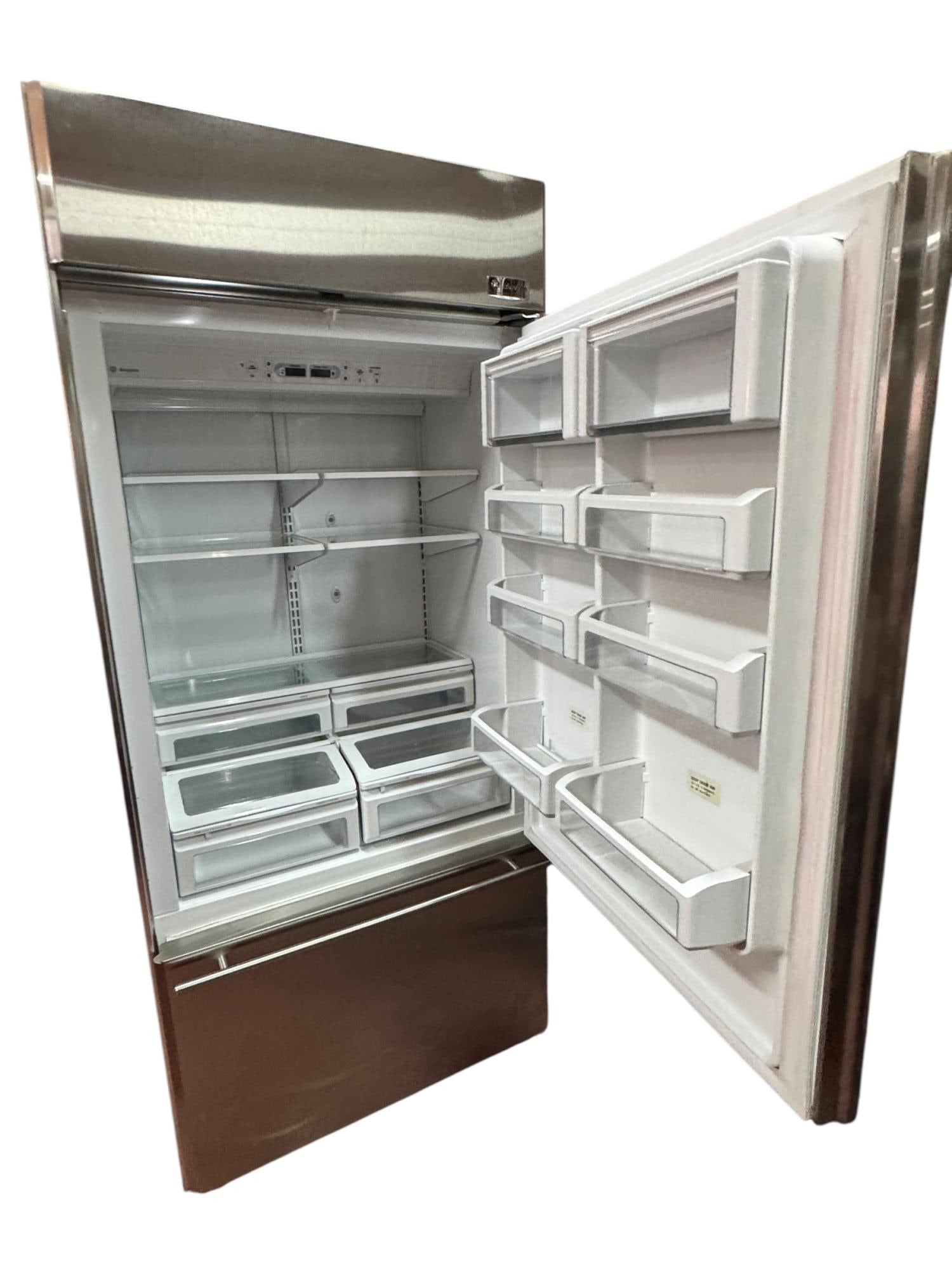 G. E. MONOGRAM STAINLESS STEEL REFRIGERATOR. - 3