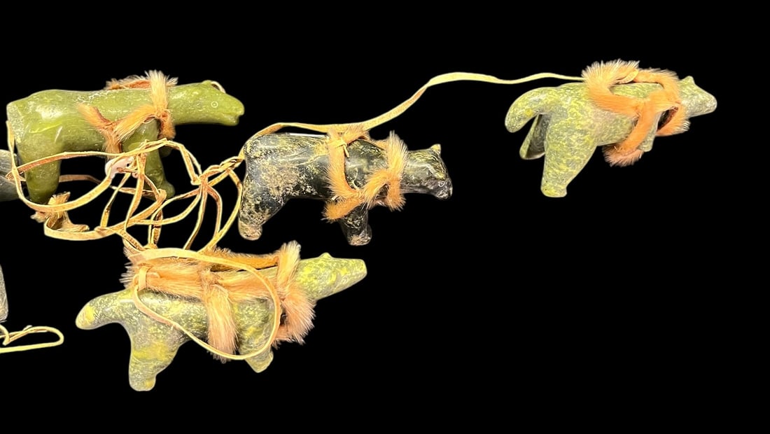 CARVED JADE ESKIMO ART - 2