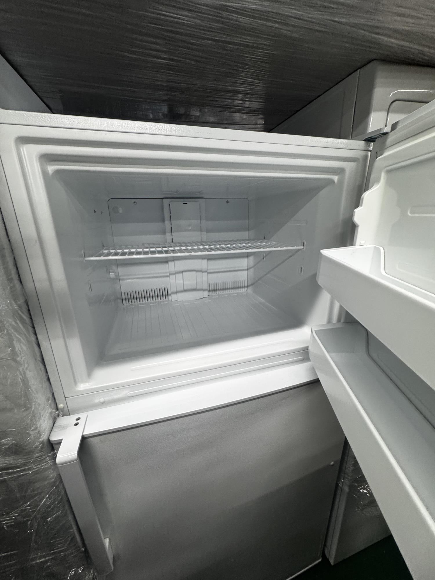 GE REFRIDGERATOR /FREEZER - 4